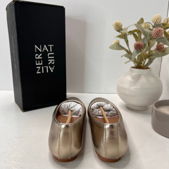 Naturalizer Maxwell Leather Metallic Flat Warm Silver (Gold)Women 8.5 Narrow NWB - Picture 4 of 10